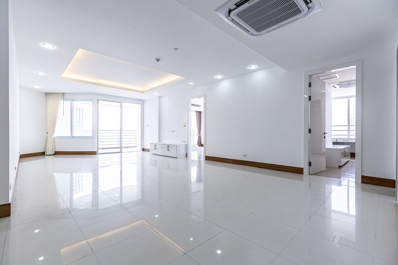 Exclusive 2 Bedroom Condo - ฿ 10,900,000