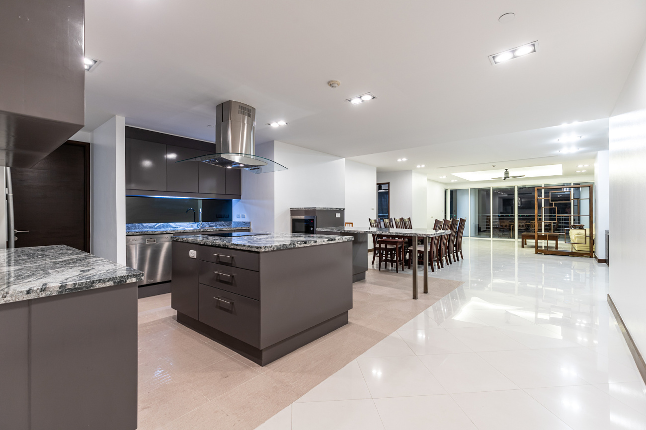 Exclusive 3 Bedroom Condo - ฿ 24,500,000