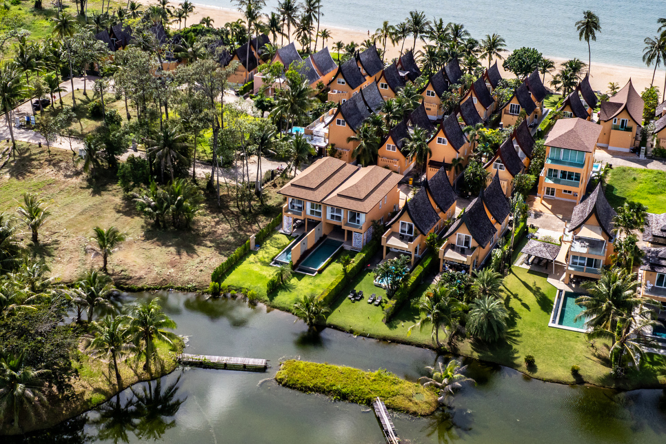 Luxury 4-Bedroom Pool Villa - ฿ 10,200,000