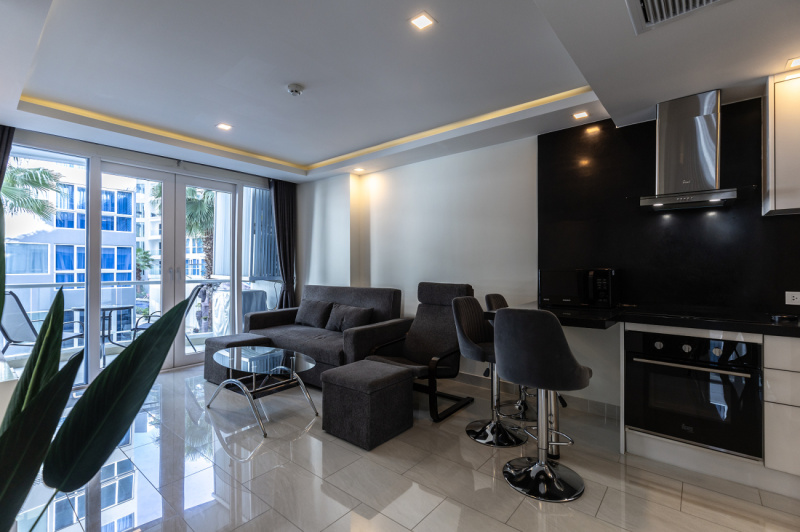 2 Bedroom Condo - ฿ 30,000 p/m