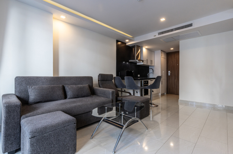 2 Bedroom Condo - ฿ 30,000 p/m