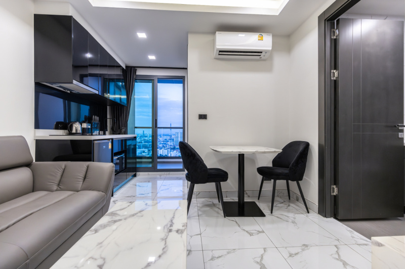 1 Bedroom Condo - ฿ 20,000 p/m