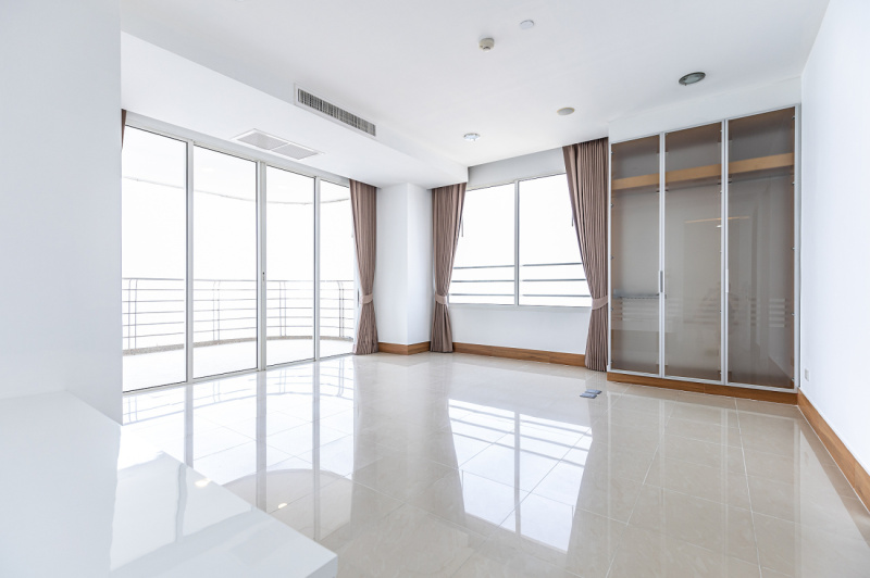 Exclusive 2 Bedroom Condo - ฿ 11,500,000