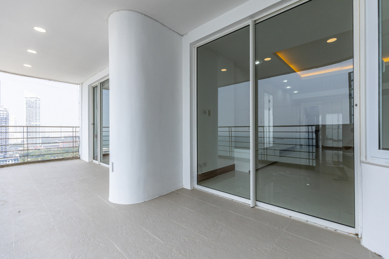 Exclusive 2 Bedroom Condo - ฿ 11,500,000