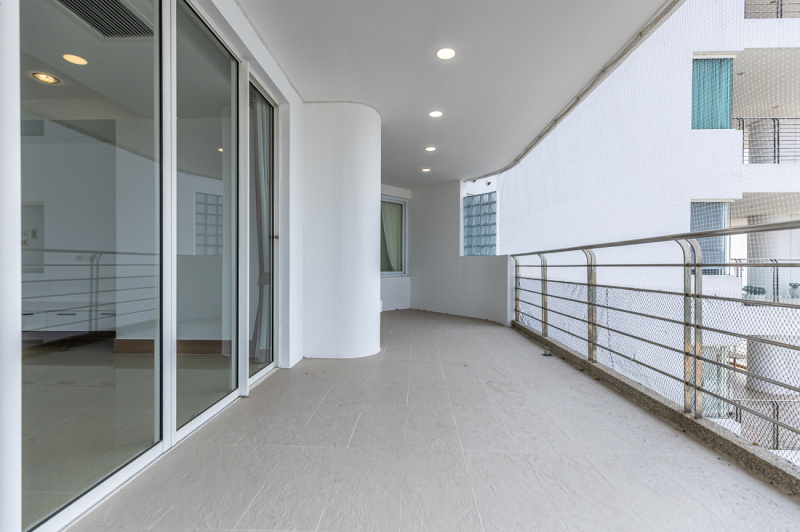 Exclusive 2 Bedroom Condo - ฿ 11,500,000