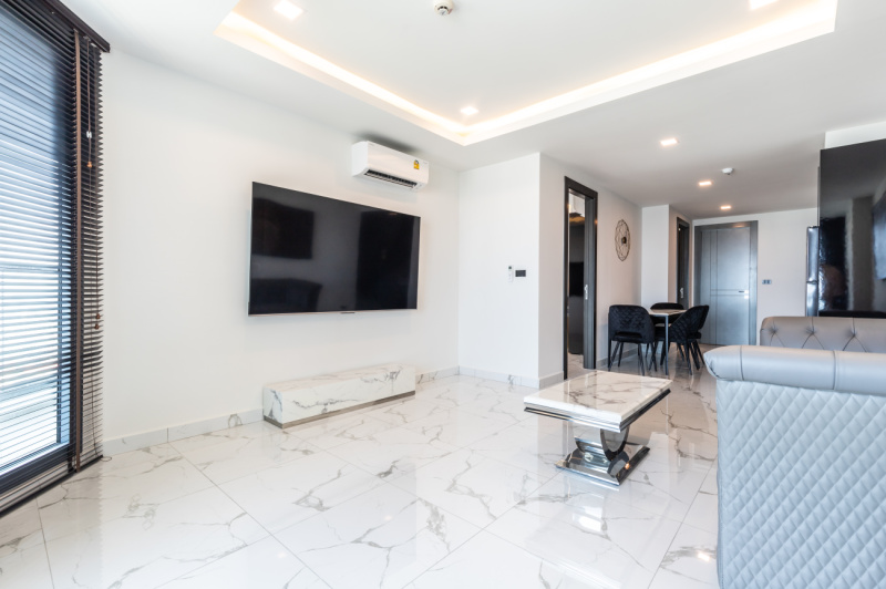 2 Bedroom Condo - ฿ 50.000 p/m