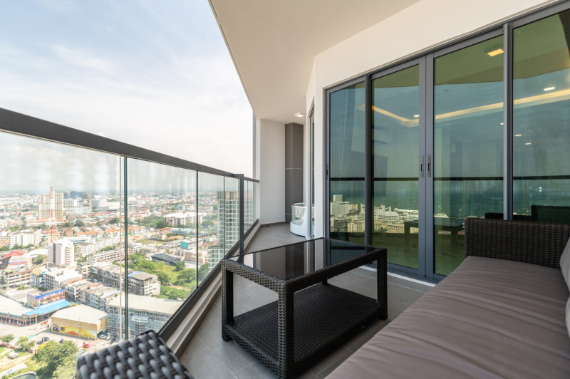 2 Bedroom Condo - ฿ 50.000 p/m