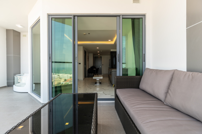 2 Bedroom Condo - ฿ 50.000 p/m