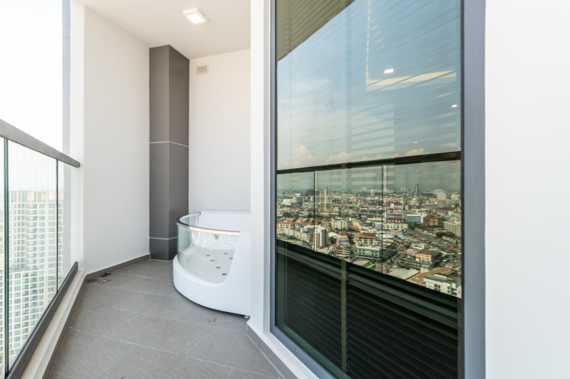 2 Bedroom Condo - ฿ 50.000 p/m