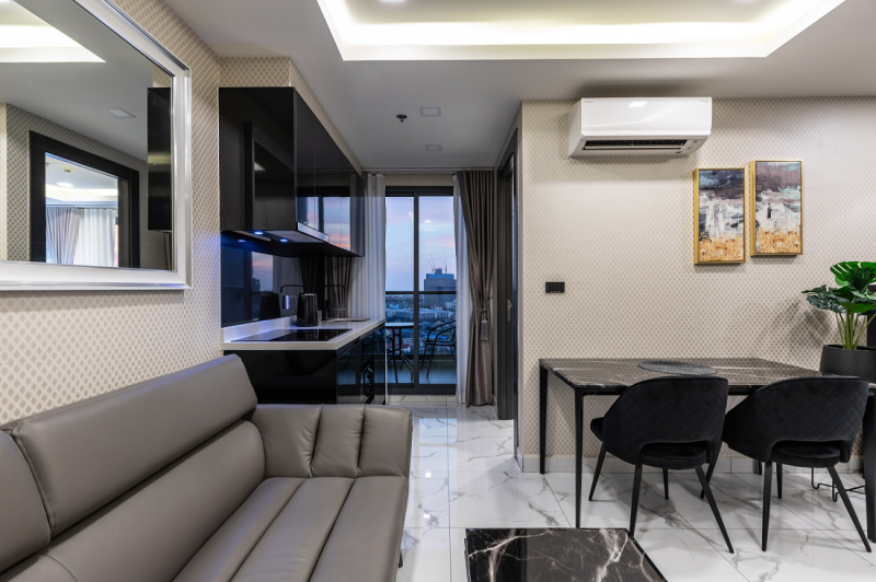 2 Bedroom Condo - ฿ 30.000 p/m