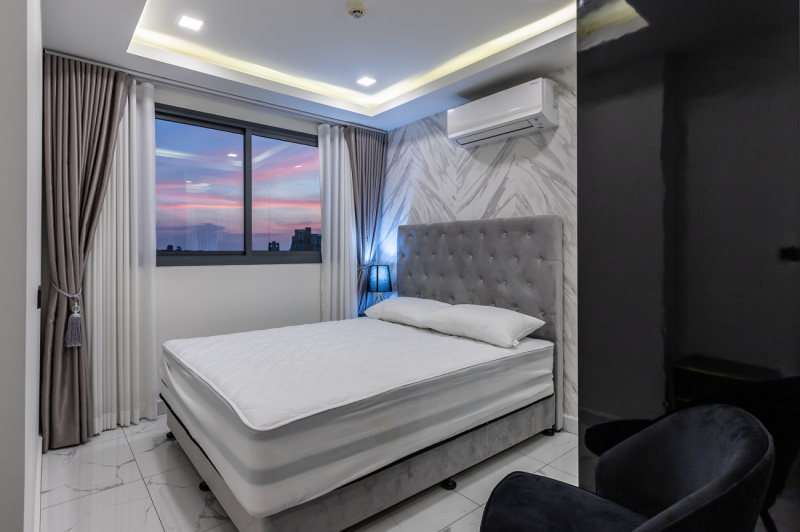 2 Bedroom Condo - ฿ 30.000 p/m