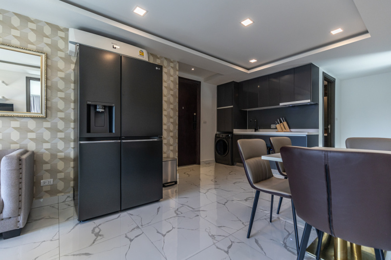 2 Bedroom Condo - ฿ 30.000 p/m