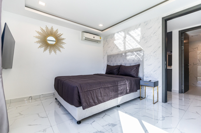 2 Bedroom Condo - ฿ 30.000 p/m