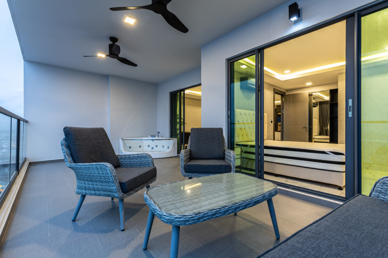 2 Bedroom Condo - ฿ 50.000 p/m