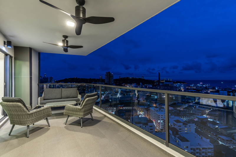 2 Bedroom Condo - ฿ 50.000 p/m