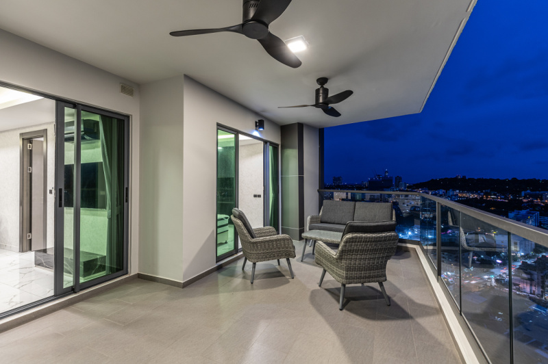 2 Bedroom Condo - ฿ 50.000 p/m