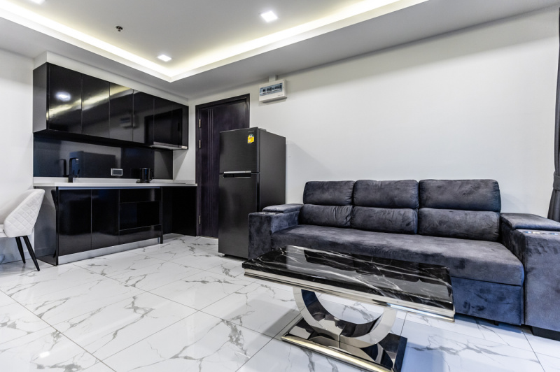 1 Bedroom Condo - ฿ 25,000 p/m