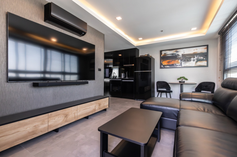 Luxury 1 Bedroom Condo - ฿ 9.600,000 