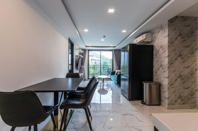 2 Bedroom Condo - ฿ 30.000 p/m