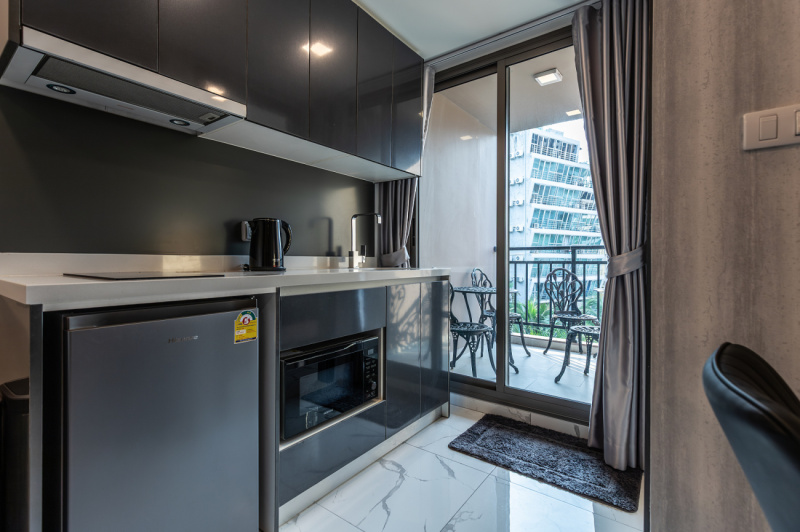 1 Bedroom Condo - ฿ 15.000 p/m