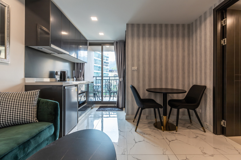 1 Bedroom Condo - ฿ 15.000 p/m