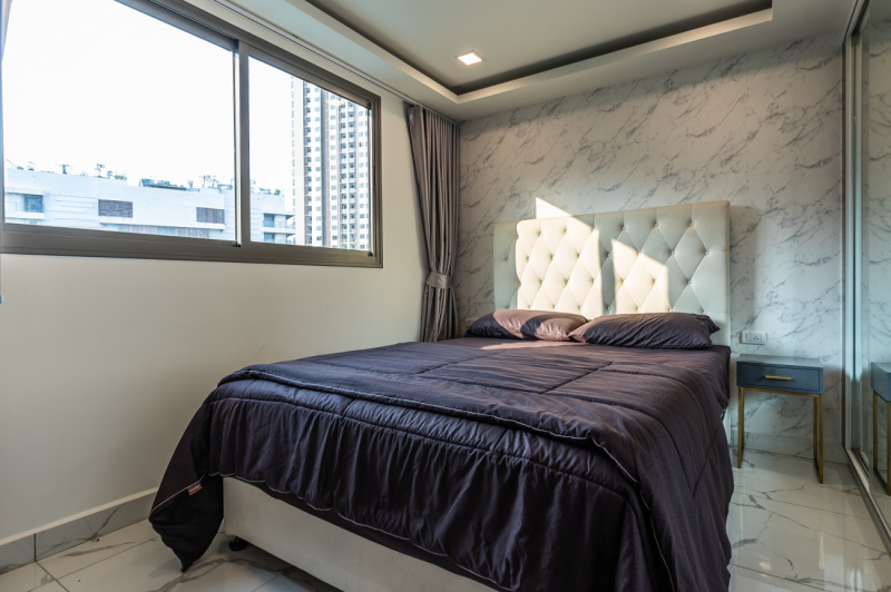 1 Bedroom Condo - ฿ 15.000 p/m