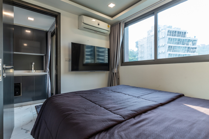 1 Bedroom Condo - ฿ 15.000 p/m