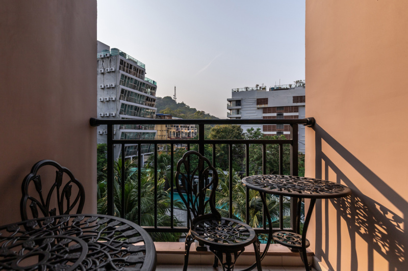 1 Bedroom Condo - ฿ 15.000 p/m