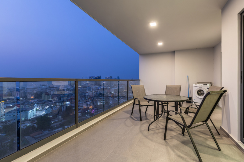 2 Bedroom Condo - ฿ 45.000 p/m