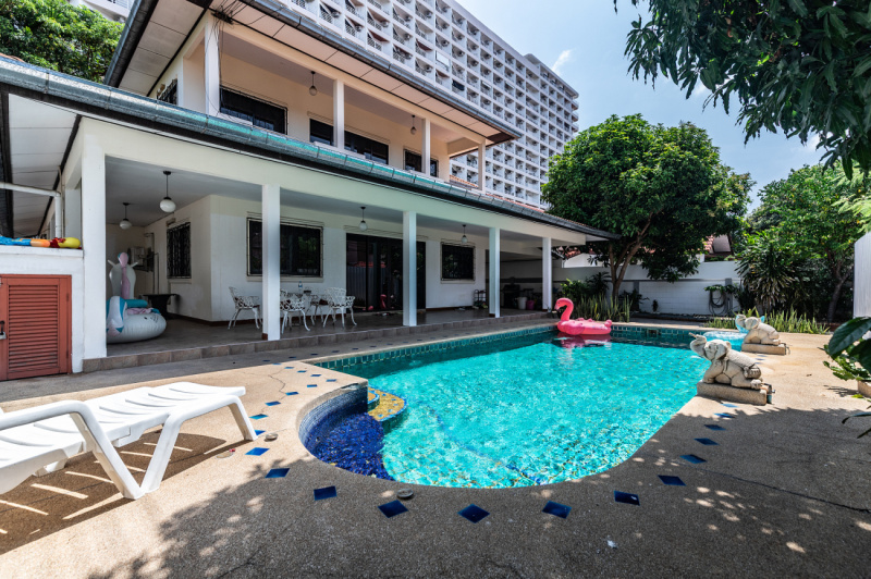 5 Bedroom Pool Villa - ฿ 15,800,000