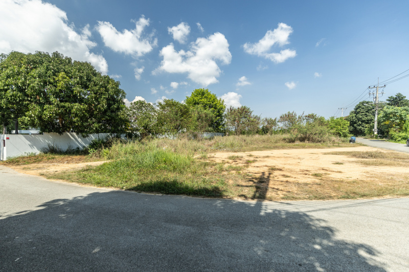 Exclusive land by the sea for sale - ฿ 19,800,000
