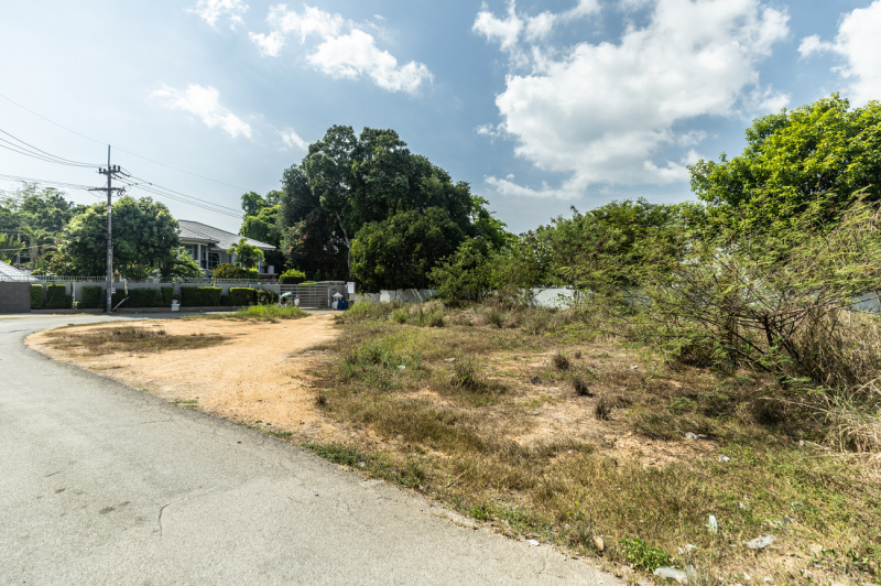 Exclusive land by the sea for sale - ฿ 19,800,000