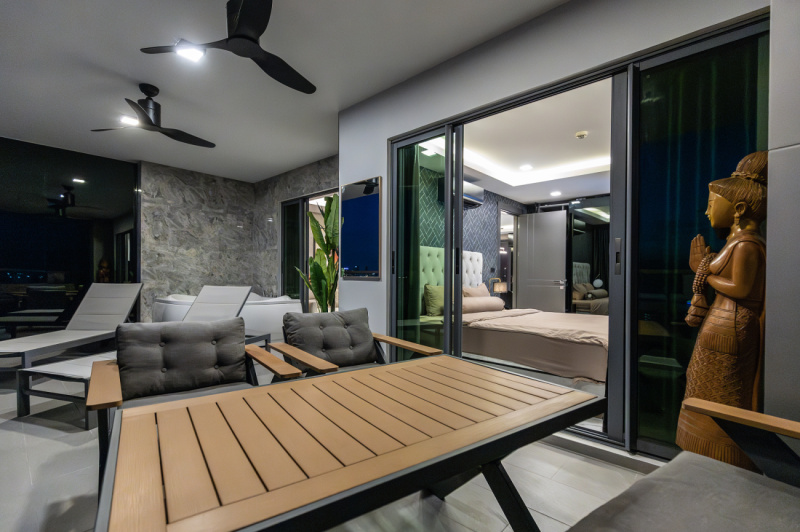Exclusive 2 Bedroom Condo - ฿ 15.900.000