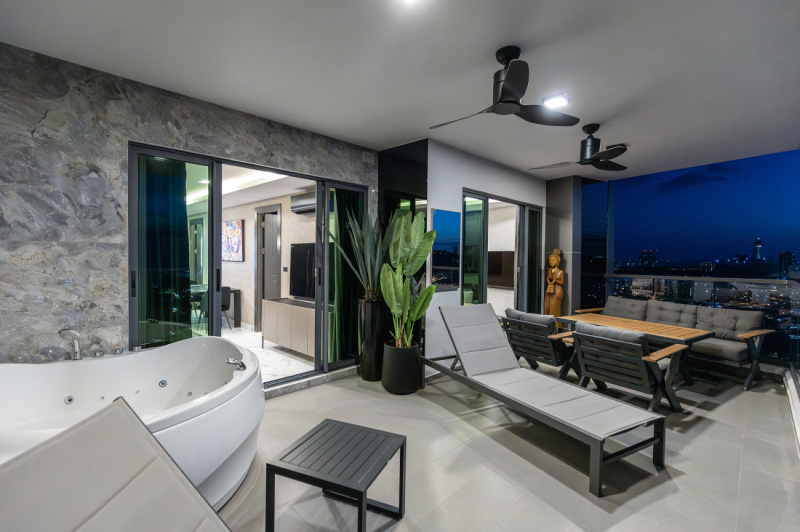 Exclusive 2 Bedroom Condo - ฿ 15.900.000