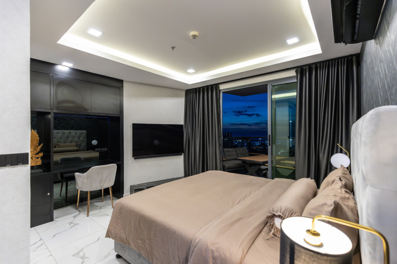 Exclusive 2 Bedroom Condo - ฿ 15.900.000
