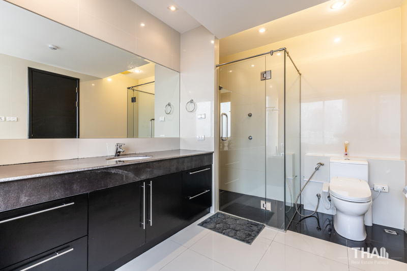 Exclusive 2 Bedroom Condo - ฿ 13,500,000