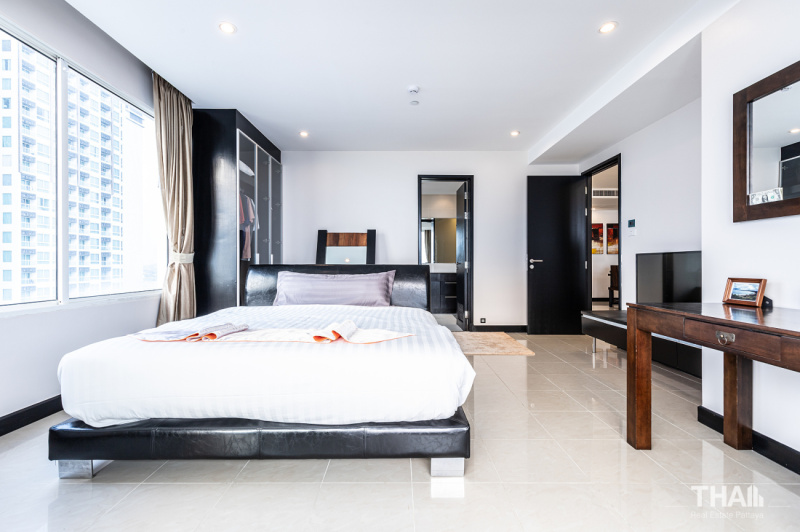 Exclusive 2 Bedroom Condo - ฿ 13,500,000