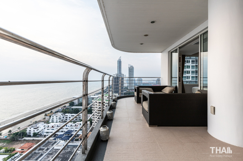 Exclusive 2 Bedroom Condo - ฿ 13,500,000