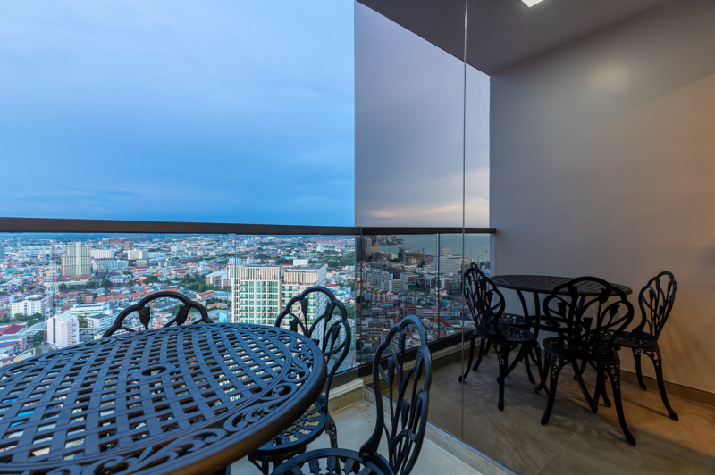 1 Bedroom Condo - ฿ 25,000 p/m
