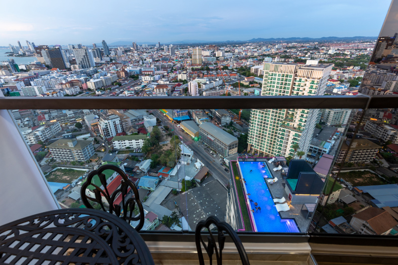 1 Bedroom Condo - ฿ 25,000 p/m