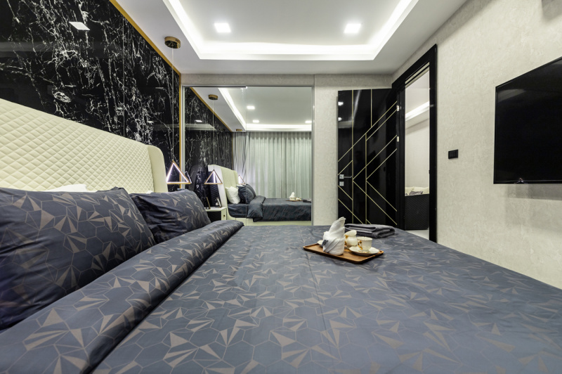 1 Bedroom Condo - ฿ 6,180,000