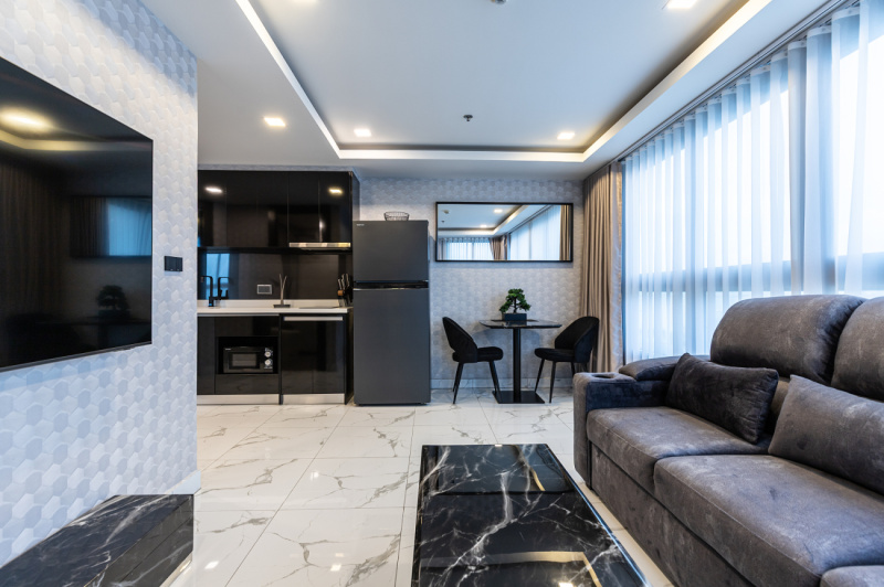 1 Bedroom Condo - ฿ 30.000 p/m
