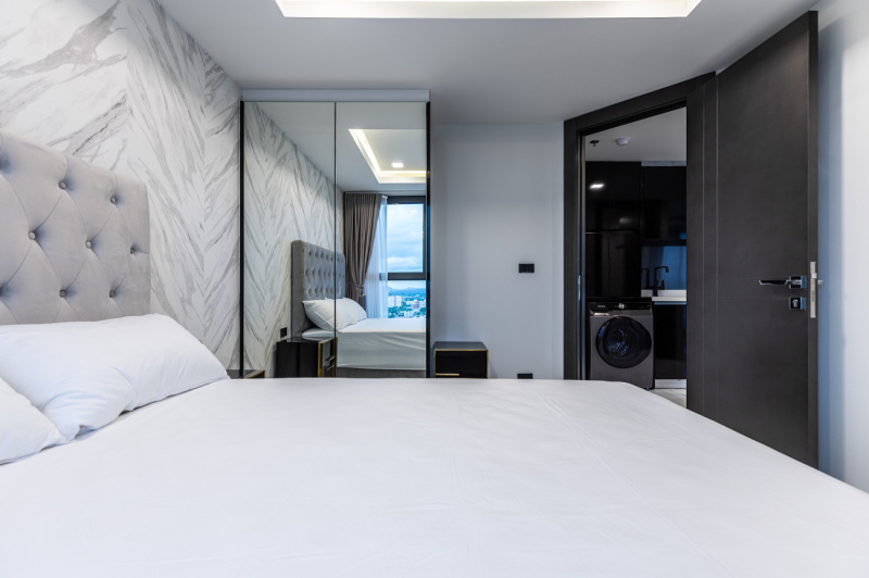 1 Bedroom Condo - ฿ 30.000 p/m