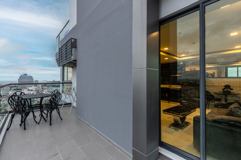 1 Bedroom Condo - ฿ 30.000 p/m
