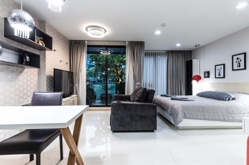 Spacious Studio with Pool Access - ฿ 2.500.000
