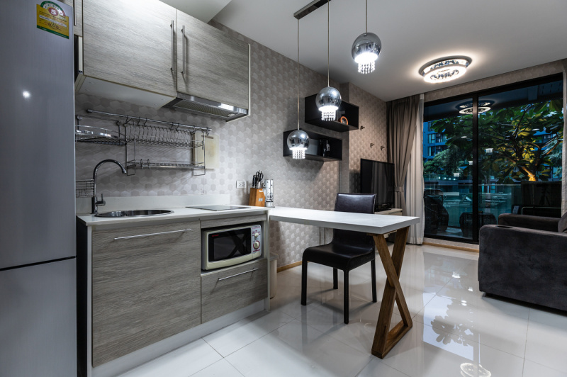 Spacious Studio with Pool Access - ฿ 2.500.000
