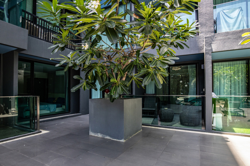 Spacious Studio with Pool Access - ฿ 2.500.000