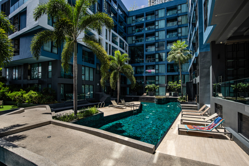 Spacious Studio with Pool Access - ฿ 2.500.000