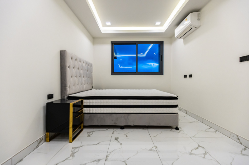 1 Bedroom Condo - ฿ 27,000 p/m