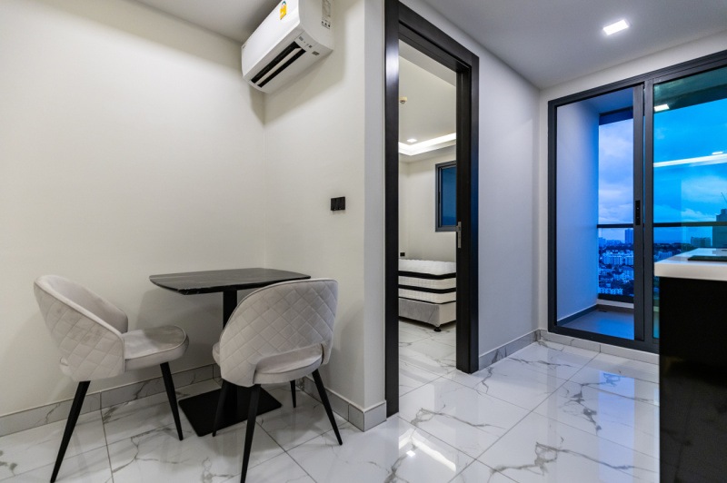 1 Bedroom Condo - ฿ 4,890,000